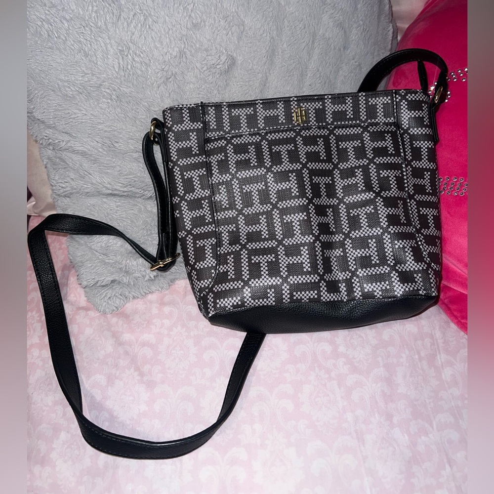 Tommy Hilfiger crossbody